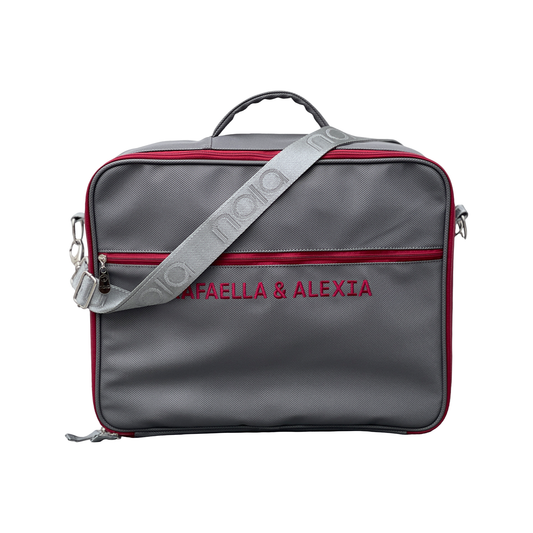 Maletita Shinny Bordada – Silver (Bordado personalizado en hilo Guinda)
